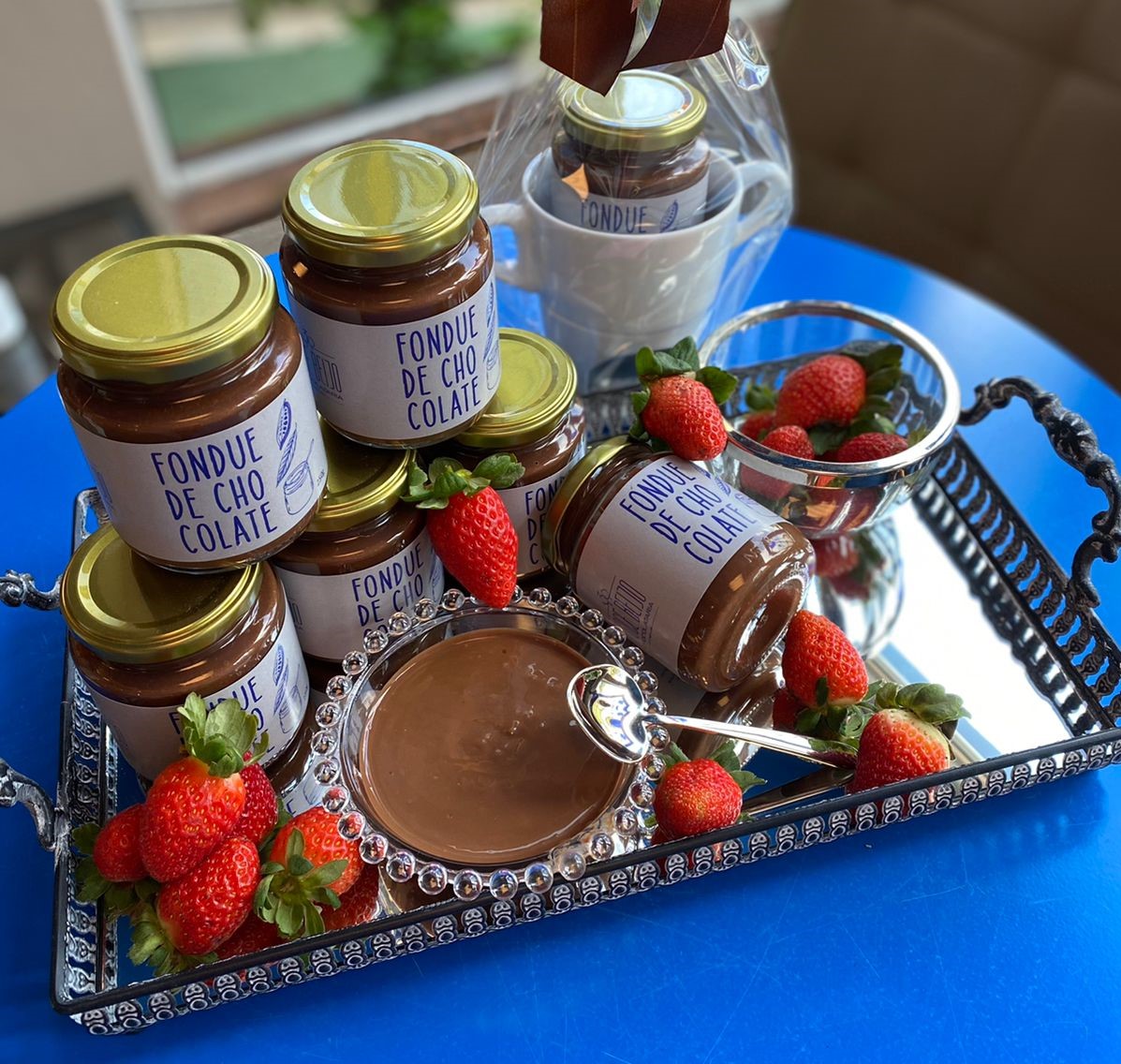 Descubra como o fondue de chocolate surgiu e quais são os seus melhores